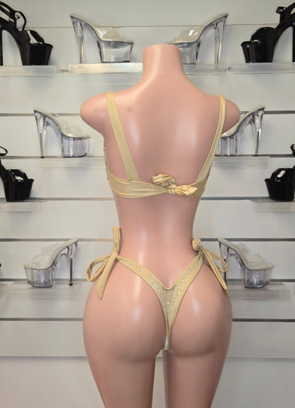 10B Set Moño With Stones - On Request